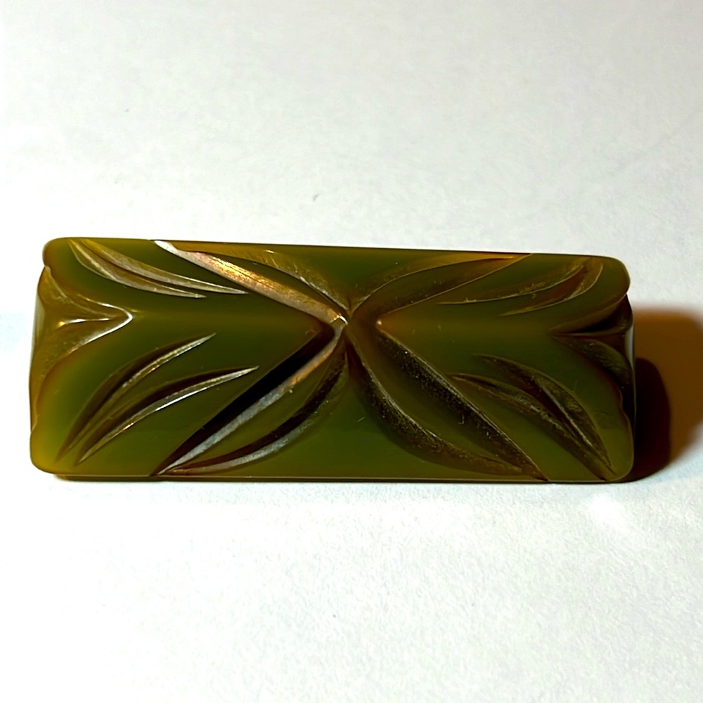 Antique Bakelite Pin & Earrings Set - Picture 5 of 6